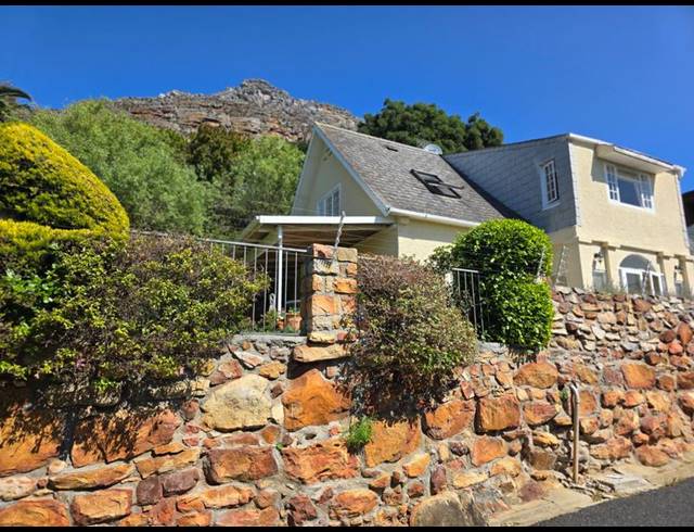 3 BEDROOM HOUSE FOR SALE IN LAKESIDE